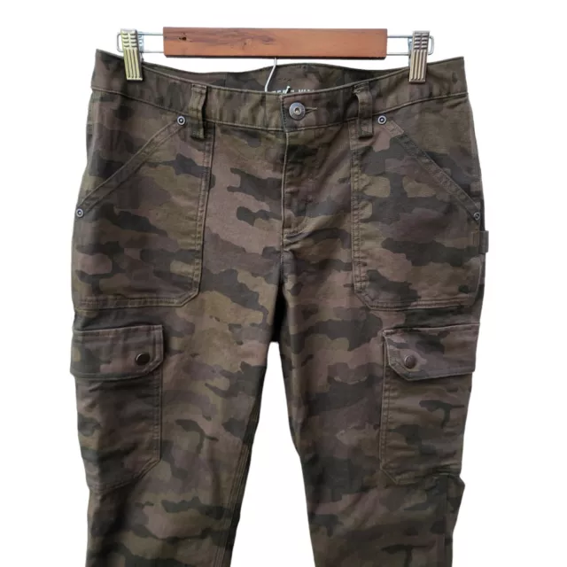 Duluth Trading Camo Women’s 8/31  Curvesetter Waist Utility Cargo Pants Outdoor