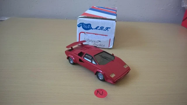 A26 1:43 RECORD KIT LAMBORGHINI COUNTACH RED NEAR MINT ETAT