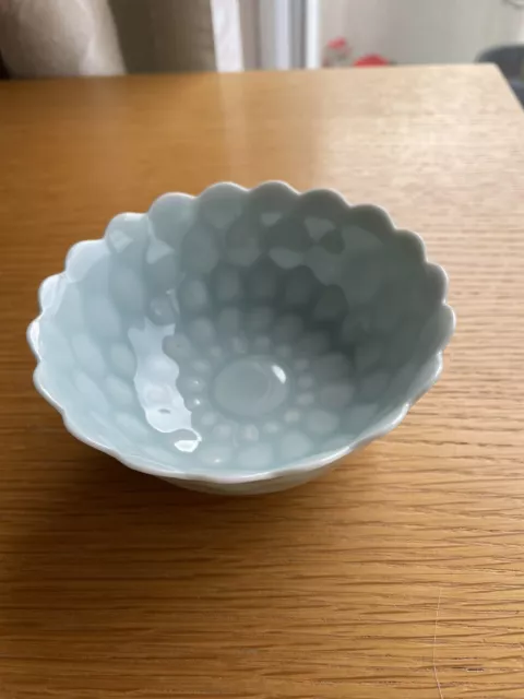 Pretty Vintage Oriental Celadon Porcelain Bowl 12 cm Dia