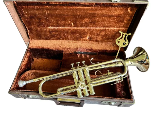OLDS AMBASSADOR BRASS TRUMPET  with Hard Case and Music Books 70036