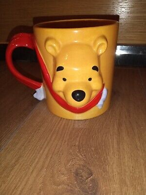 Disney Store Winnie The Pooh Christmas Scarf Yellow Red 3D Mug New No Tags