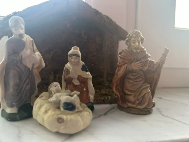 Kleine schöne alte WEIHNACHTS-KRIPPE - Holz mit 4  Figuren Handarbeit Krippe