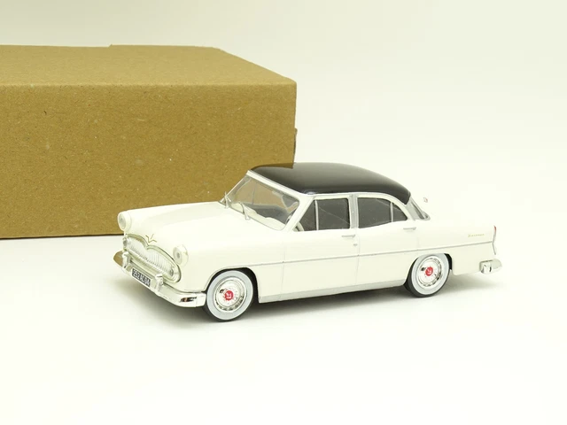 Miniature NOSTALGIE 1/43 - Simca Vedette Versailles 1956 - Noire - N027
