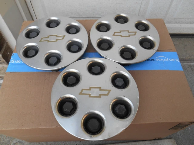 Set Of 4 OEM Wheel Center Caps For 1999-2000 Chevrolet Tahoe (GM Part #15045497) 6 thumbnail image