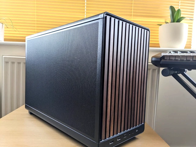 AMD RYZEN 7 9800X3D, Nvidia RTX 5070 Ti, 32GB RAM, 2TB NVMe Compact ...