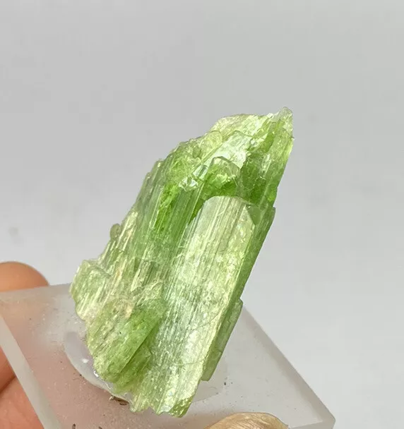 CHROM TREMOLITH Roh Kristall (9.4gr) Tremolit / Chrome Tremolite rough 2