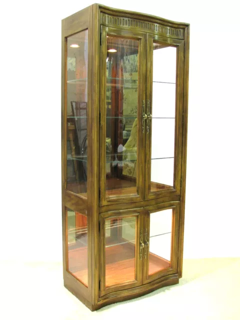 1970s Drexel "Grand Villa"  Illuminated Display Cabinet, Excellent Condition