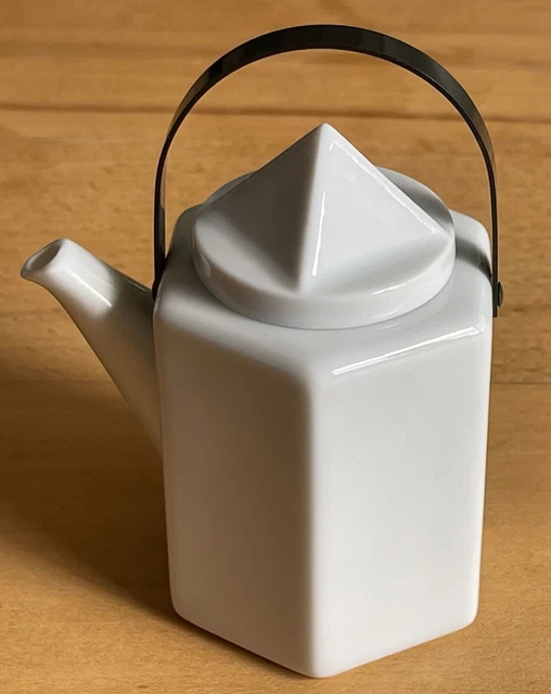 Miniatur Espresso-Kaffeekanne Rot – Puppenhaus-Zubehör Im Maßstab 1:12, Aus Metall | Für Puppenküche & Dioramen