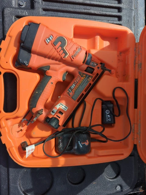 Paslode IM250A Li 902400 16-Gauge Cordless Lithium-Ion Angled Finish Nailer Paslode IM250A Li 902400 16-Gauge Cordless Lithium-Ion Angled Finish Nailer