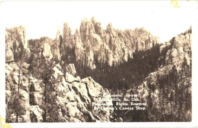 Hermosa fotografía de agujas de catedral, colinas negras, postal de Dakota del Sur