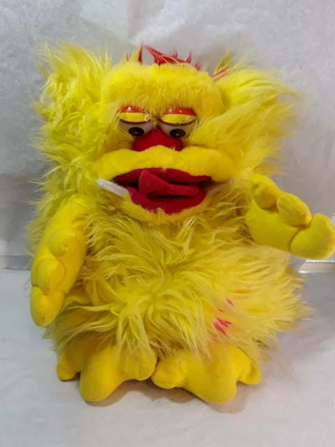 VINTAGE YANGJEE RAZ Furbles Red Plush Monster Hand Puppet Fun 14