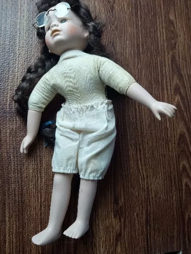 HERITAGE MINT "TEACHER'S PET" Lisa, PORCELAIN DOLL 1993