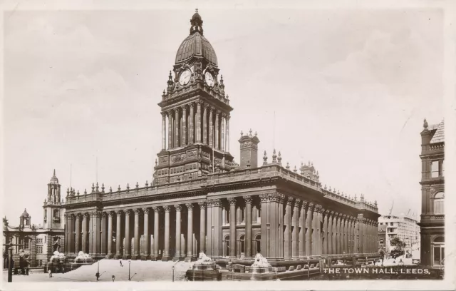 PC50636 The Town Hall. Leeds. Excel. RP. 1947