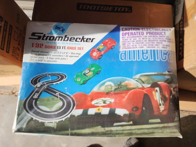 Vintage 1960s Strombecker Canada Racing 1:32 Slot Car Over And Under Track Set #109220