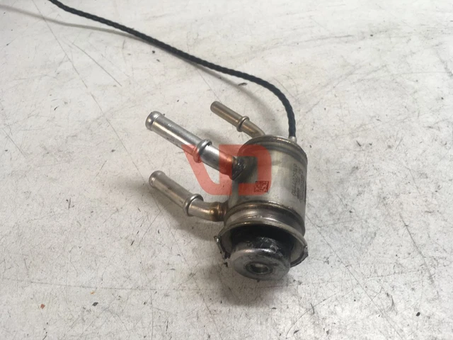 Original Adblau Einspritzdüse VW Jetta Caddy 2.0TDi 04L131113L 04L131113R
