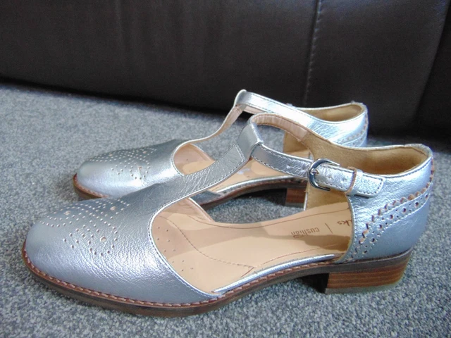 LADIES CLARKS NETLEY Daisy Silver Leather T Bar Flat Shoes Size UK