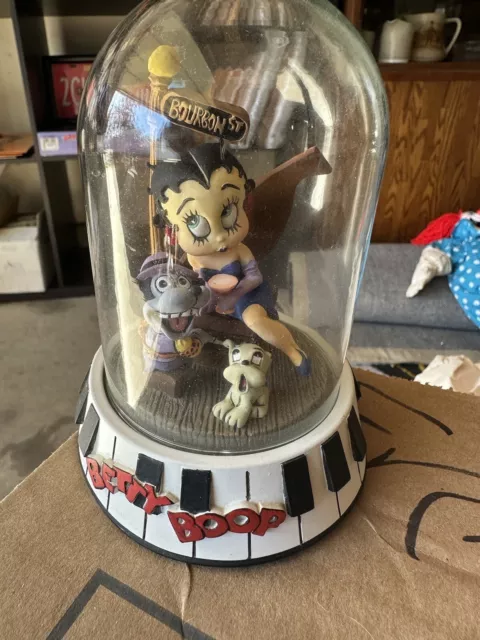 Betty Boop Hand Painted Sculpture 1995 “Bourbon Street” A-6535 - Nice Condition!