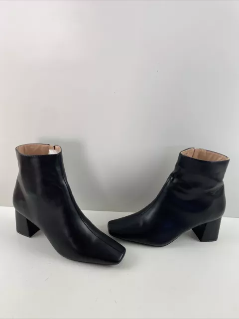 NWOB Journee Collection HAYLINN Black Leather Square Toe Block Heel Booties 11