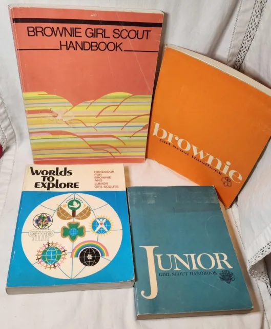 Lot of 4 Vintage Girl Scout Books Brownie Junior Handbooks PB 1970s 1980s Set