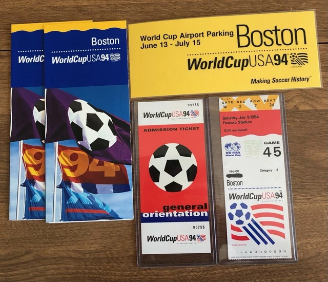Pin's JVC / Striker mascotte coupe du monde de football 1994