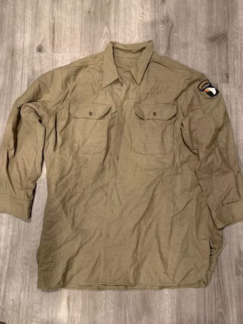 WWII US ARMY  ENLISTED WOOL COMBAT FIELD SHIRT With Gas Flap 101 AIRBORNE PATCH