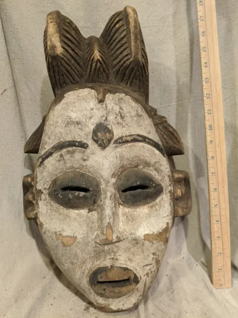Ceremonial Punu-Lumbo Okuyi Pigmented Mask — Authentic Carved African Wood Art