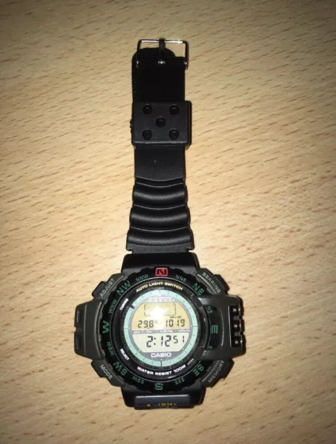 Reloj casio con brujula y 2025 termometro