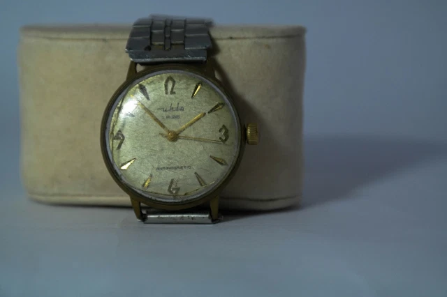 Alte gebrauchte Herrenarmbanduhr Original DDR ruhla vergoldet Handaufzug läuft!!