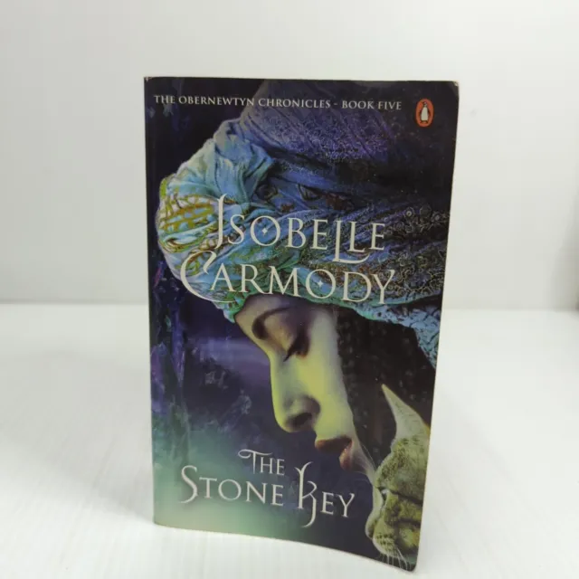 The Stone Key by Isobelle Carmody - The Obernewtyn Chronicles- Book #5 Large PB
