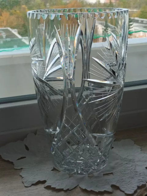 Große Vase aus Kristall 31 sm hoch, 4.4 kg schwer, Tschechische Arbeit