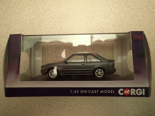 Corgi Vanguards CRG-VA11012 Ford Escort Mk3 XR3i Police de Durham 1/43
