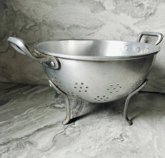 Ancienne Passoire En Aluminium Avec Manche Bois – Déco Vintage Loft Chalet – Ustensile Ancien