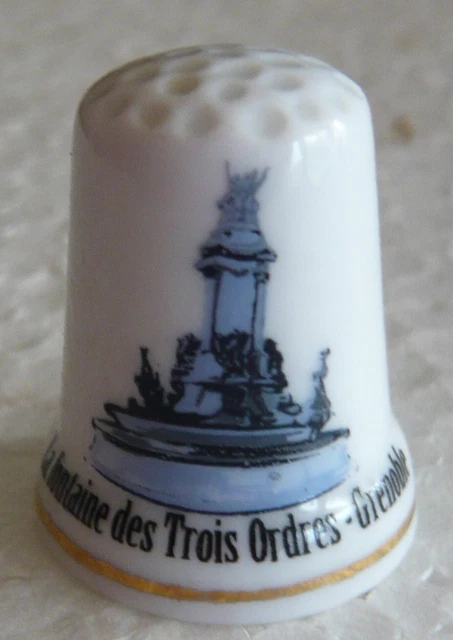 DÉ A COUDRE DE COLLECTION FABERGÉ - Mémoire d'Azov vert DÉ A COUDRE DE COLLECTION FABERGÉ - Mémoire d'Azov vert