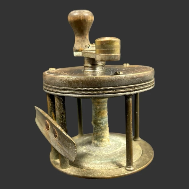 Moulinet de pêche ancien surf casting Pflueger Everlaster 300 - Rare