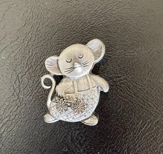 VINTAGE PEWTER MOUSE, EARRINGS, & PIN in PEWTER MOUSE BOX TORINO  Child Girl