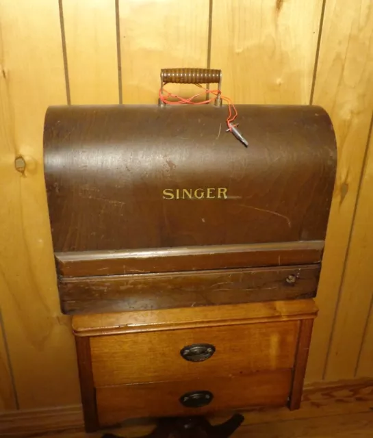 Antique Singer Sewing Machine in Original Bent Wood Case Serial No. AA 549474