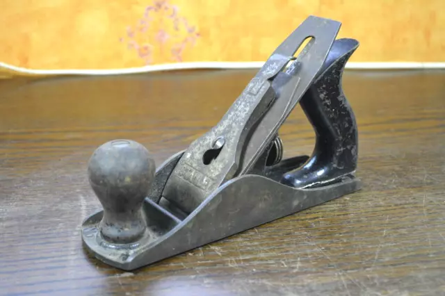 Vintage Stanley Bailey No 4 woodworking plane/CARPENTRY/COLLECTABLE/ E627