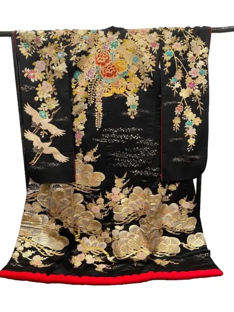 Japanese Silk Kimono Uchikake Vintage Gorgeous wedding Floral Sagara embroidery