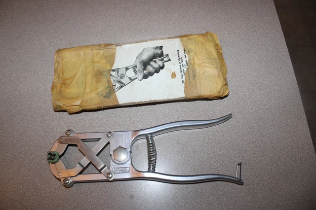 Vintage Ideal Instruments Heavy Duty Ring Band Castrator Farm Tool Bull, Calves