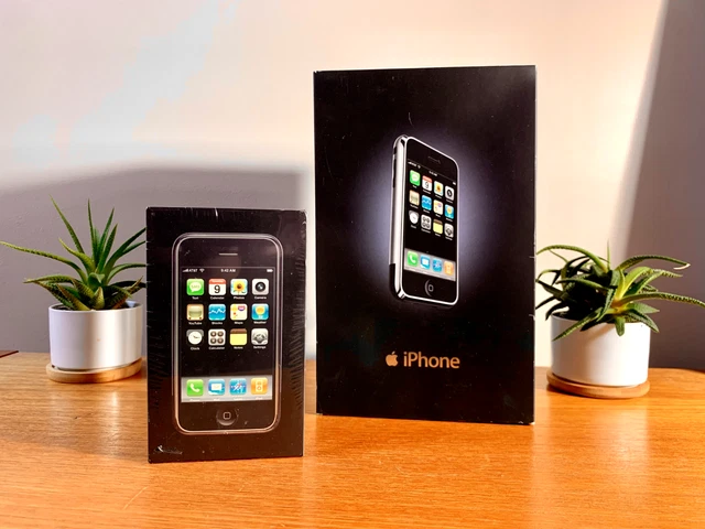 FACTORY SEALED ORIGINAL Apple iPhone (1st Generation, 2007