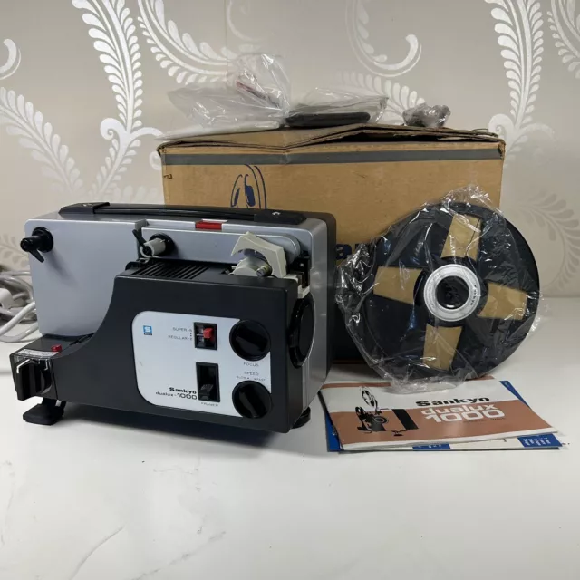 Proyector de películas SANKYO Dualux 1000 doble formato Super 8 y regular 8 en caja