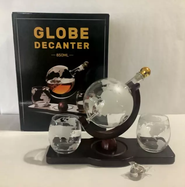 New GLOBE 850ML DECANTER Set w/2 Etched Globe World Whiskey Glasses in Gift Box