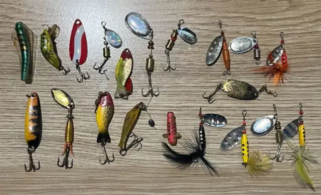 Assorted Collectable Fishing lures x 20