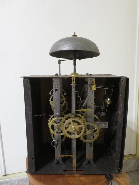 Ancien Coucou Suisse En Bois Mécanique – Sonnerie à Gong, Poids Et Balancier – Marron