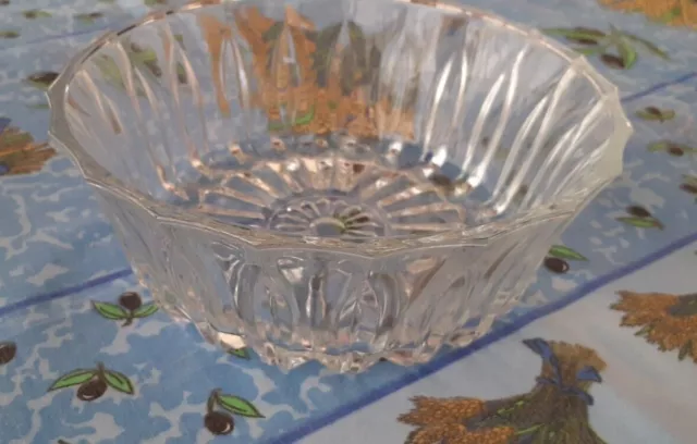 Belle Coupe fruits CAPRI saladier verre moulé et pressé Vintage - NEUVE d'époque