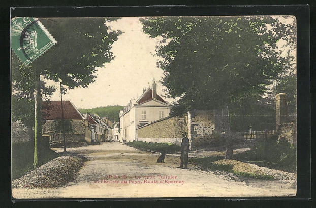 CPA Orbais, Le vieux Tulipier et l´Entrée du Pays, Ortseingang