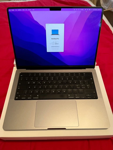MacBook M1 pro 14" con 1 TB di SSD e 16 GB di ram. Luglio 2022. COME NUOVO