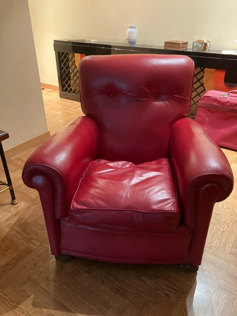 Vendo poltrona Frau autentica degli anni 50, in pelle rossa, ottime condizioni 