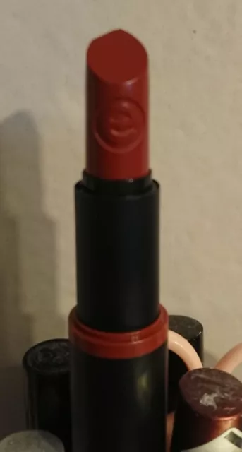 Essence  Catch up, Red Lipstick Lippenstift Nr. 14 Ultra last