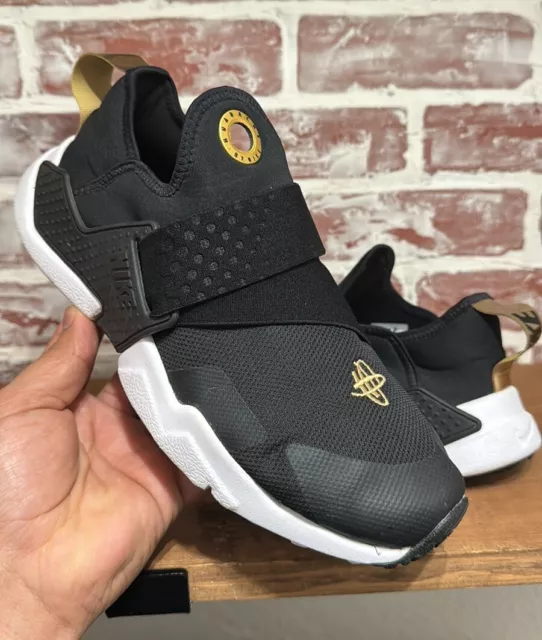 NIKE HUARACHE EXTREME gs Black Black metallic Gold Size 7Y 78.00 PicClick